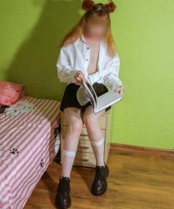 Я готова подарить тебе незабываемые моменты наслаждения и расслабления. Мои услуги охватывают все, что ты желаешь: от классического секса до экспериментов в постели. 💋 Я мастерски владею искусством эротического массажа, и мое прикосновение приведет тебя к экстазу. У меня есть множество положительных отзывов, которые подтверждают, что я настоящая профессионалка. Предлагаю тебе окунуться в мир изящной элегантности и страсти. Позволь мне стать твоей приятной компанией в Москве! 🌹 Расслабляющие фото будут прилагаться для подтверждения моей красоты и сексуальности. Не упусти возможность провести время с самой заводной девушкой, готовой исполнить твои самые сокровенные желания. Свяжись со мной прямо сейчас и узнай, что такое настоящее удовольствие! 😘 Валерия
